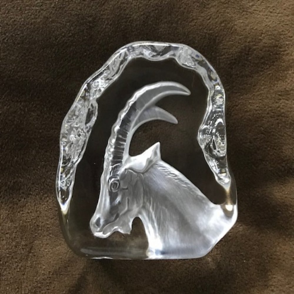 Vintage Crystal Etched Ram Head Paperweight 4.25" X 3.5"